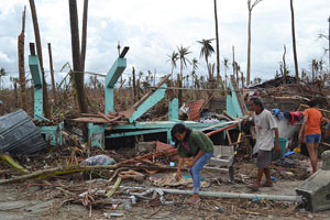 Typhoon Haiyan damage, Tacloban, Philippines. Photo by Eoghan Rice - Trócaire / Caritas.