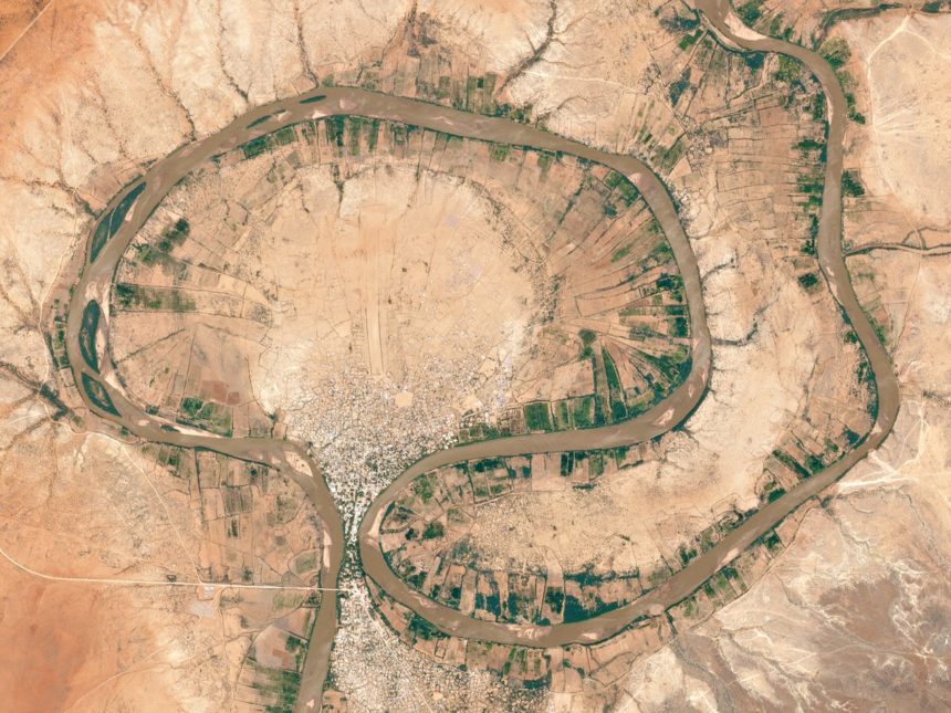 Luuq, Somalia rests in a large oxbow in the Jubba River, and is currently a haven for hundreds of Somalia’s “internally displaced persons”. Image © Planet Labs. Used with Permission.